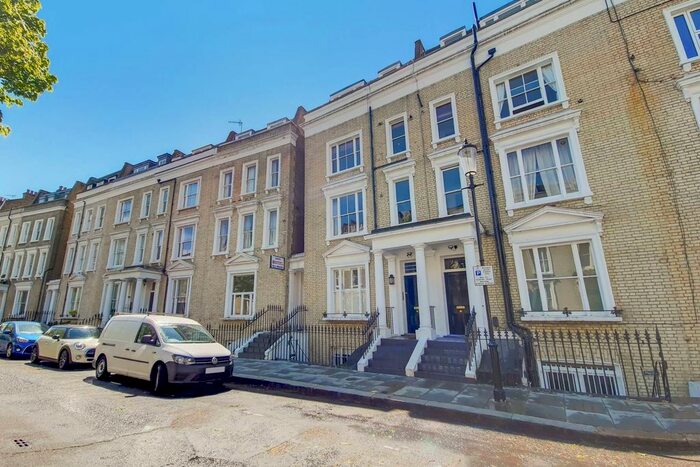2 Bedroom Flat To Rent In Eardley Crescent, Earls Court, London, SW5