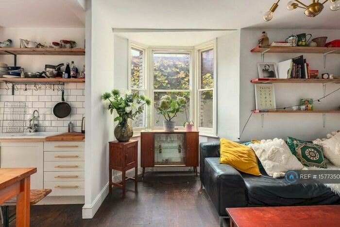 3 Bedroom Maisonette To Rent In Evering Road, London, N16