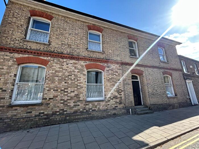 1 Bedroom Flat To Rent In West Street, Alford, LN13