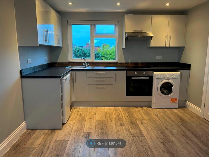 1 Bedroom Flat To Rent In Churchbury Lane, Enfield, EN1