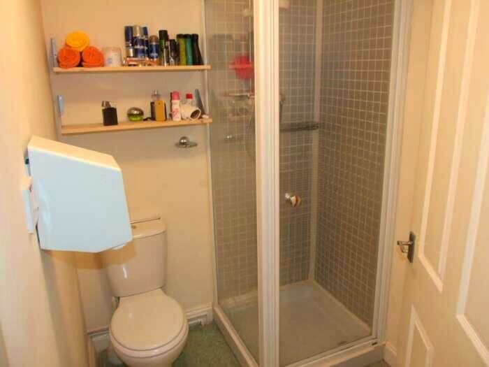 3 Bedroom Flat To Rent In Mackintosh Place, Roath, Cardiff, CF24
