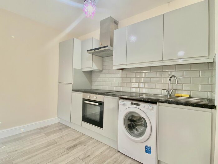 1 Bedroom Flat To Rent In Windmill Road, Croydon CR0