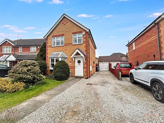 3 Bedroom Detached House For Sale In Sleightholme Close, Kingswood, Hull, HU7