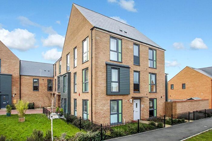 4 Bedroom Town House To Rent In Holt Avenue, Brooklands, MK10
