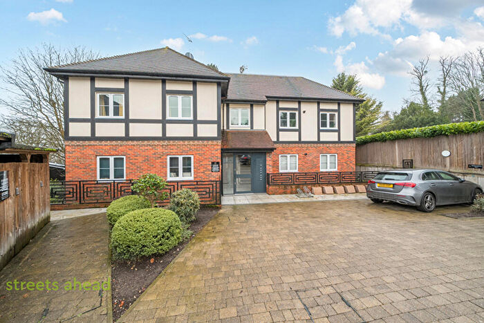 1 Bedroom Apartment For Sale In Russell Green Close, Purley, CR8