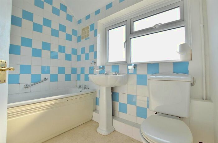 1 Bedroom Maisonette To Rent In Stafford Avenue, Farnham Royal, Slough, SL2