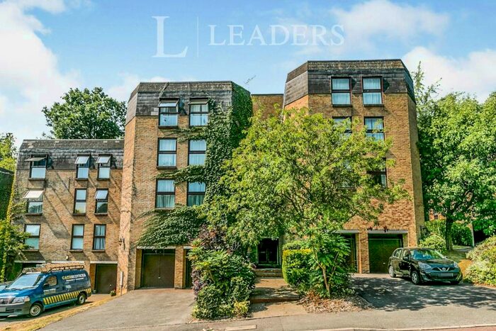 2 Bedroom Flat To Rent In Charterhouse Area, Godalming, GU7