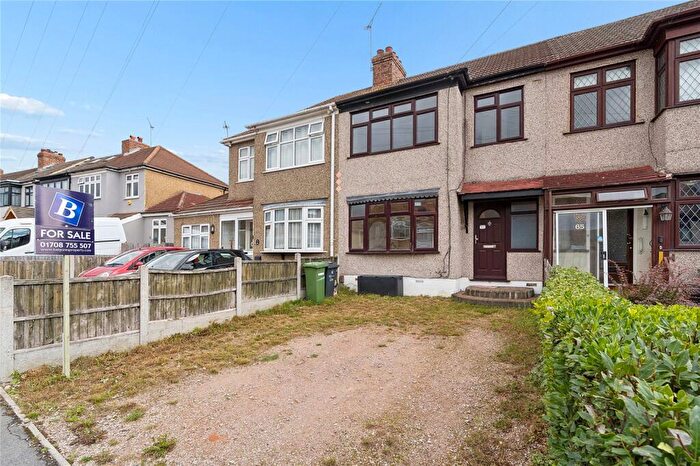 3 Bedroom Terraced House For Sale In Lynton Avenue, Romford, RM7