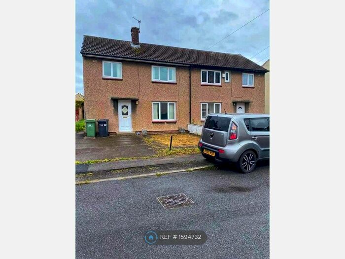 3 Bedroom Semi-Detached House To Rent In Dyson Street, Huddersfield, HD5