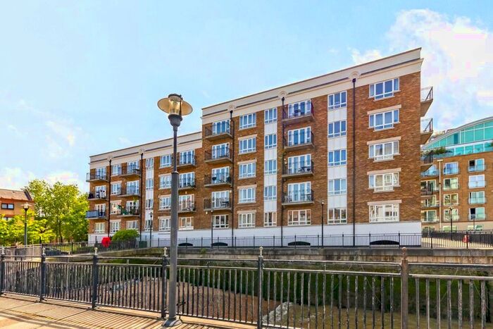 2 Bedroom Flat To Rent In Rotherhithe Street, London, SE16