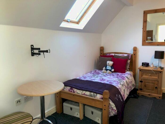 Studio To Rent In Maud Avenue, Leeds, West Yorkshire, LS11