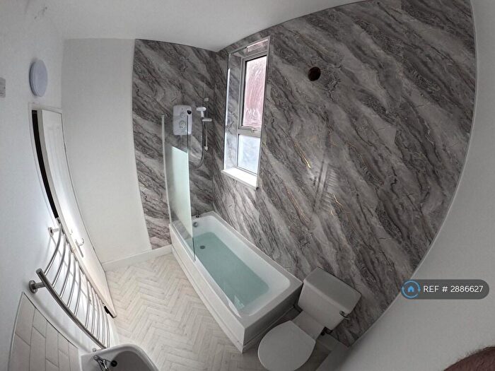 1 Bedroom Flat To Rent In Glasshouse St, Nottingham, NG1
