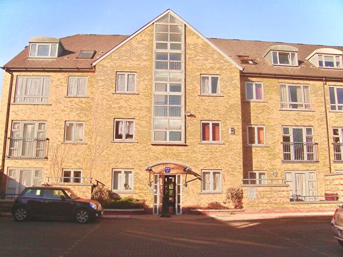 2 Bedroom Flat For Sale In St Marys Court, Bow, E3