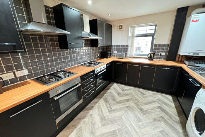 7 Bedroom Flat To Rent In Mundy Place Cardiff, CF24