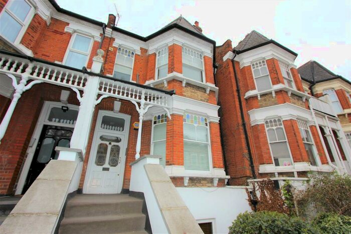 2 Bedroom Flat To Rent In Church Lane, Crouch End, N8