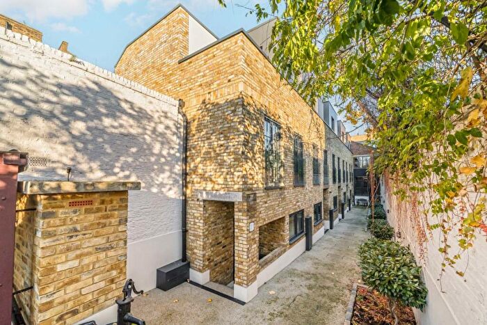 3 Bedroom Semi-Detached House To Rent In Derwent Walk, Victoria Park, E9