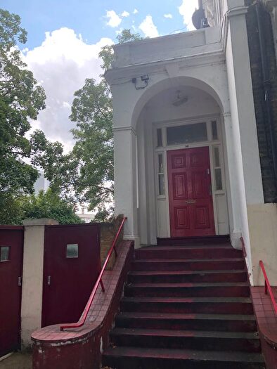 Studio To Rent In Angell Road, London, SW9