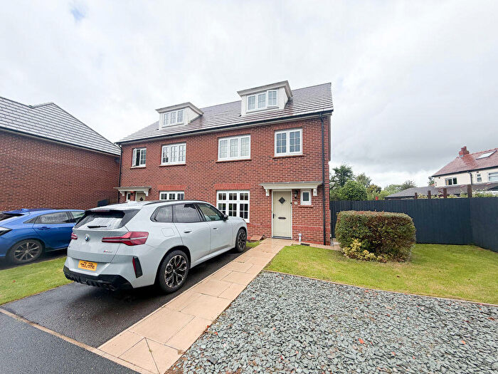 4 Bedroom Semi-Detached House For Sale In A Must View - Garratt Close, Poulton-Le-Fylde, FY6