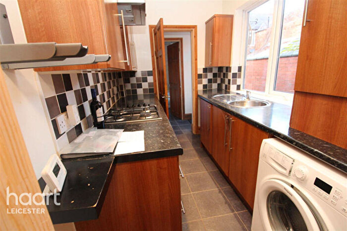 3 Bedroom Terraced House For Sale In Dunton Street, Leicester, LE3