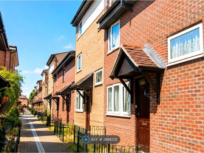 5 Bedroom Terraced House To Rent In Tiptree Crescent, Ilford, IG5