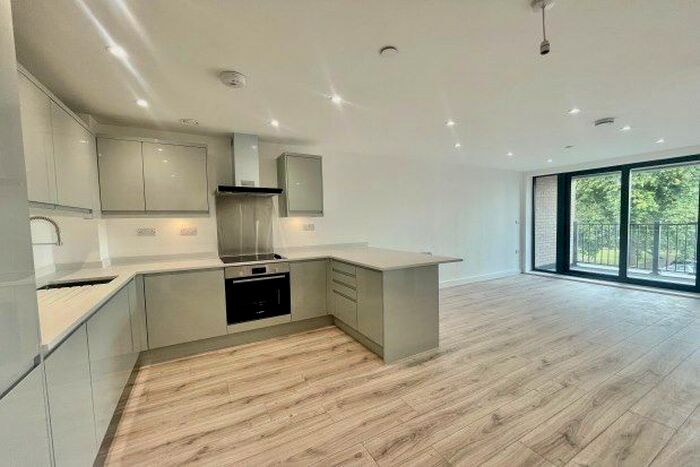 1 Bedroom Flat To Rent In Hillreach, London, SE18