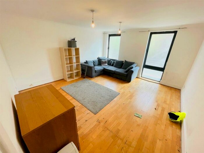 2 Bedroom Apartment To Rent In The Highway, London, E1W
