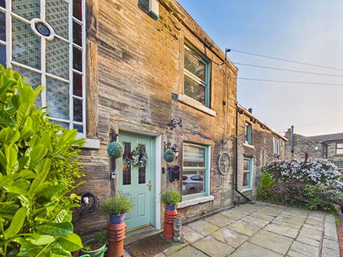 4 Bedroom Character Property For Sale In Westfield Lane, Wyke, Bradford, West Yorkshire, BD12