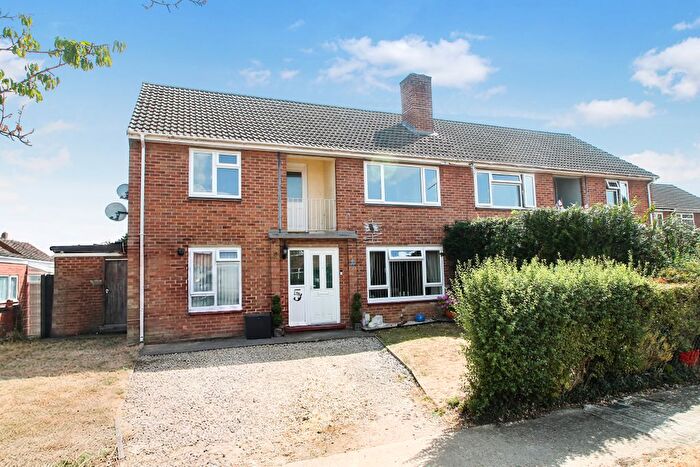 2 Bedroom Flat For Sale In Sutton Courtenay, Oxfordshire, OX14