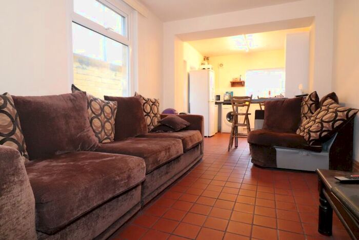 5 Bedroom Terraced House To Rent In Malefant Street, Cathays, CF24