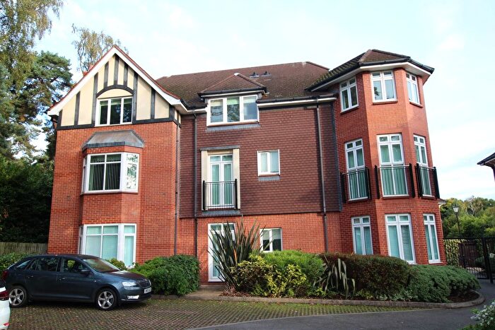 3 Bedroom Flat To Rent In Burghley House, Chepstow Place, Sutton Coldfield, B74