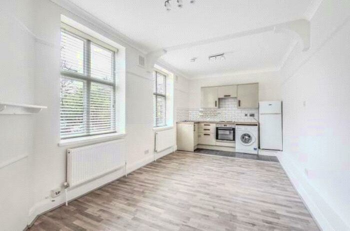 1 Bedroom Apartment To Rent In Oakfield Court, Finsbury Park, London, N8