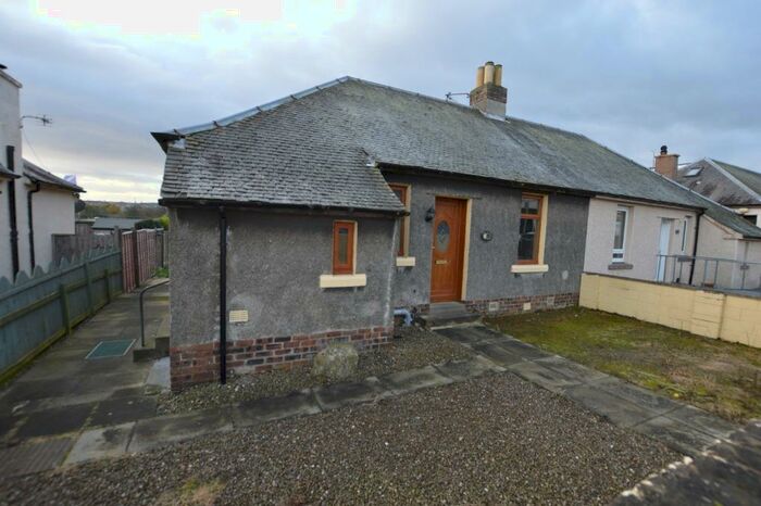 2 Bedroom Bungalow To Rent In Manse Road, Glencraig, KY5