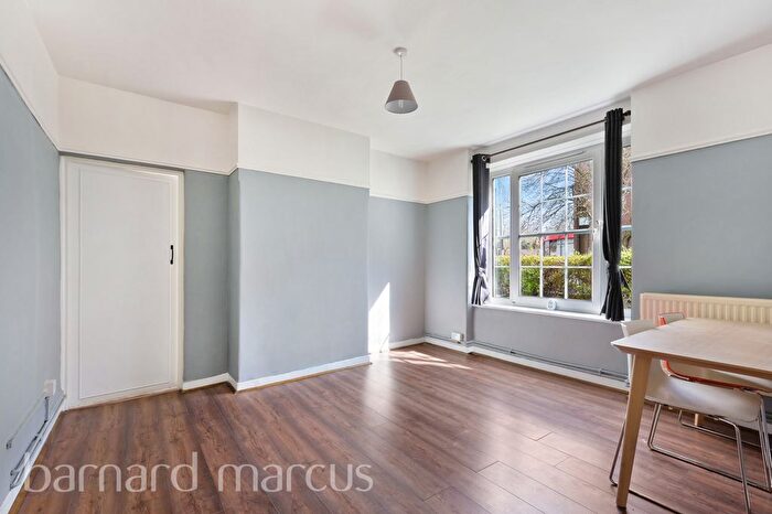 2 Bedroom Flat To Rent In Clayton Street, London, SE11