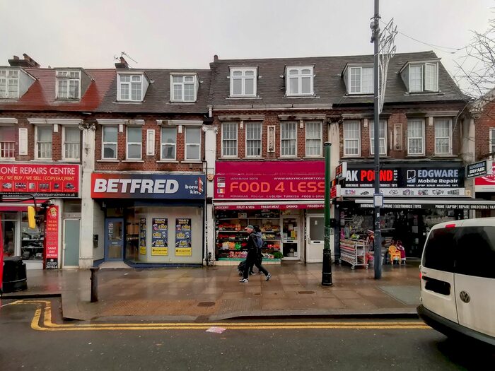 2 Bedroom Flat To Rent In Station Road, Edgware, HA8