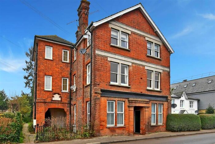 2 Bedroom Flat For Sale In Maidstone Road, Paddock Wood, Tonbridge, Kent, TN12