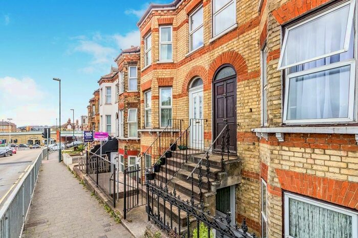 2 Bedroom Flat To Rent In Maidstone Road, Chatham, Kent, ME4