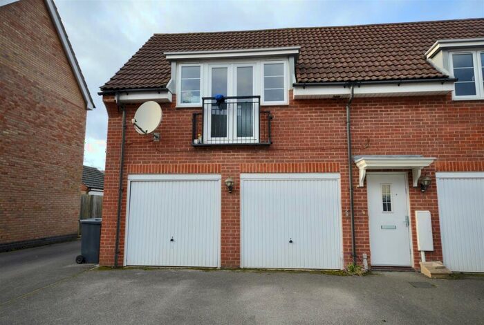 2 Bedroom Flat To Rent In Gabriel Crescent, Lincoln, LN2