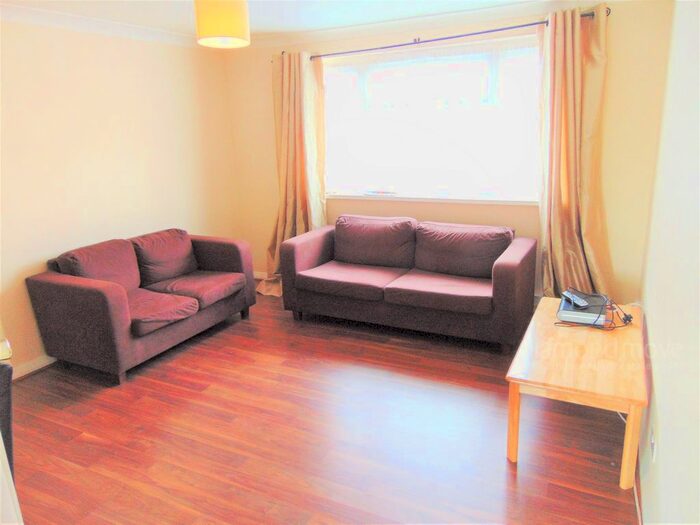 2 Bedroom Flat To Rent In Jersey Road, Hounslow, TW3