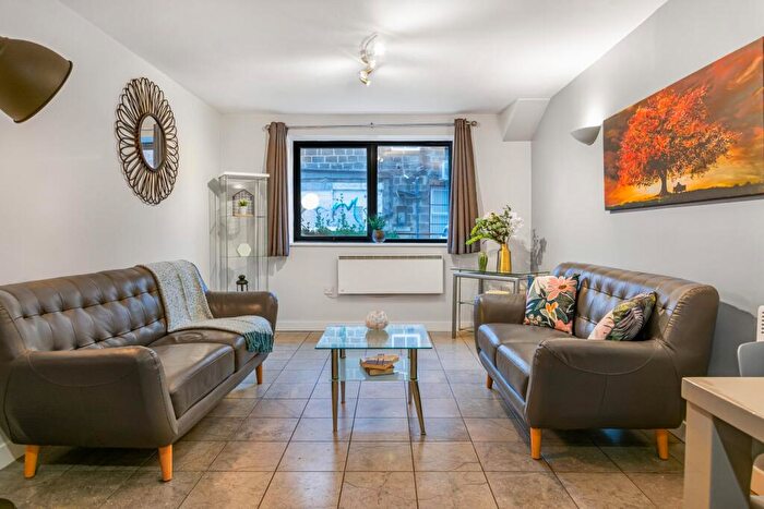 2 Bedroom Flat To Rent In Bennett Road, Leeds, LS6