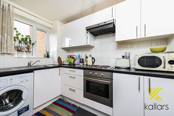 1 Bedroom Flat To Rent In Grinstead Road, Inwen Court Grinstead Road, SE8