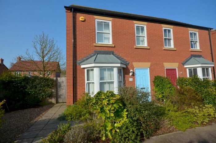 3 Bedroom Semi-Detached House To Rent In Hazel Walk, Alford, LN13