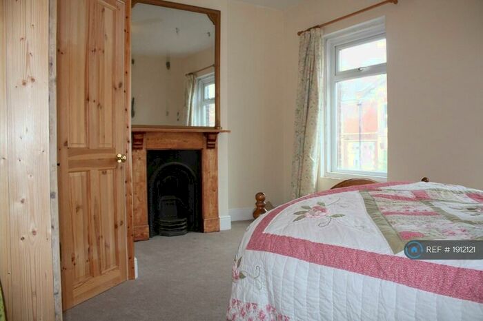 5 Bedroom Semi-Detached House To Rent In Pinhoe Road, Exeter, EX4