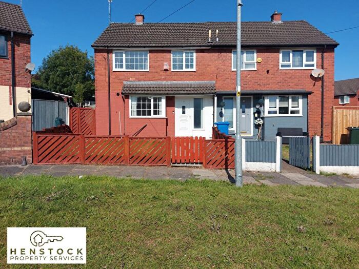 3 Bedroom Semi-Detached House For Sale In Tintern Road, Middleton, Manchester, M24