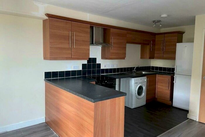 2 Bedroom Flat To Rent In Old Chester Road, Birkenhead, Wirral, Merseyside, CH42