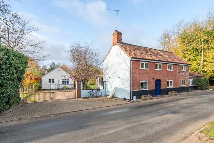 5 Bedroom Cottage For Sale In The Street, Swannington, Norwich, NR9