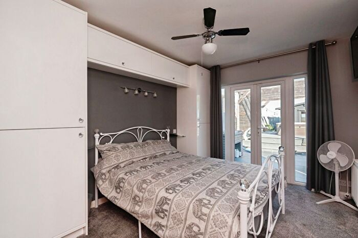 3 Bedroom Bungalow For Sale In Hertford Drive, Fobbing, Stanford Le Hope, Essex, SS17