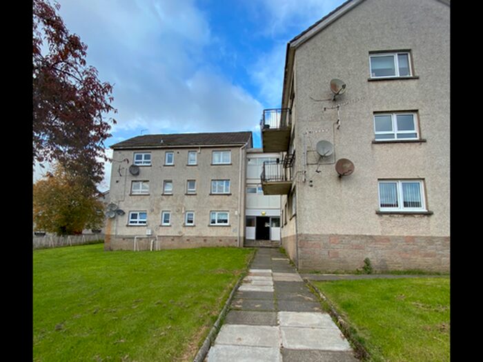 3 Bedroom Flat To Rent In Parnell Street, Airdrie, ML6