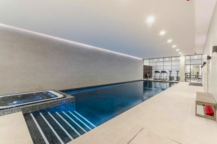 2 Bedroom Flat To Rent In Emerson Court, Angel, London, N1