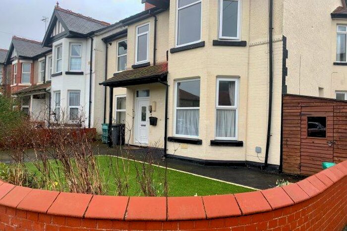 2 Bedroom Property To Rent In Llannerch Road West, Bae Colwyn, LL28