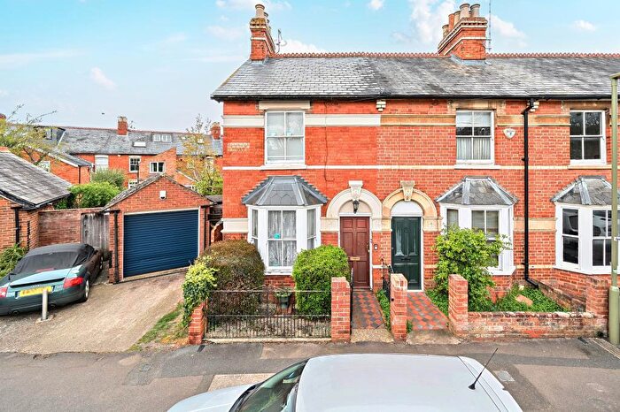 2 Bedroom End Of Terrace House For Sale In Harpsden Road, Henley-On-Thames, RG9